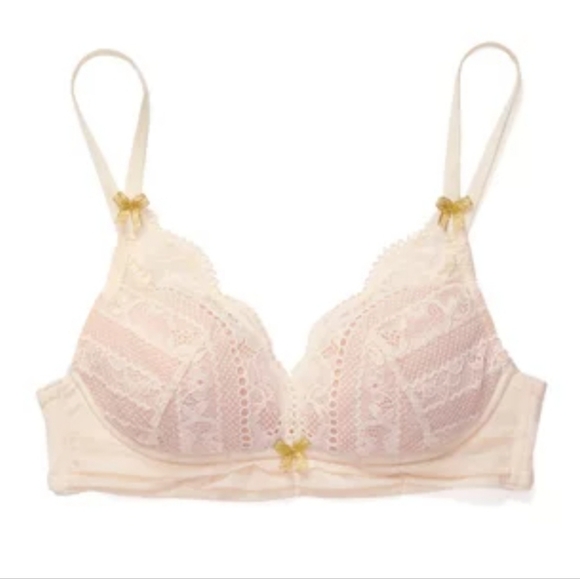 Adore Me Other - NWT- Elegant Lace Bralette in Cream Sz 36D
